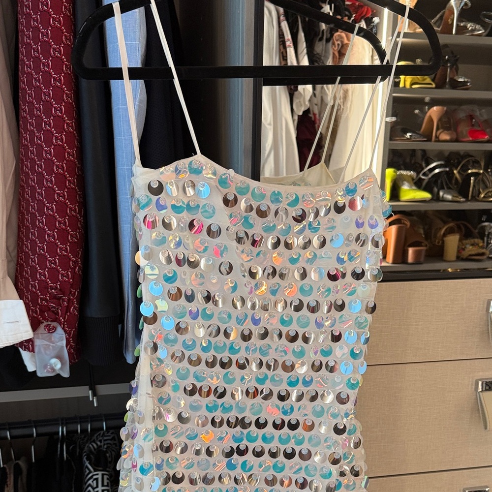 Elegant Backless Sequin Dress in White - Picture 3 of 5